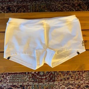 Reebok Chase Shortie NWT CrossFit bootie shorts, size M, white. Never worn.